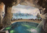 schwimmbad-wandmalerei-mit-bildhauerei.jpg